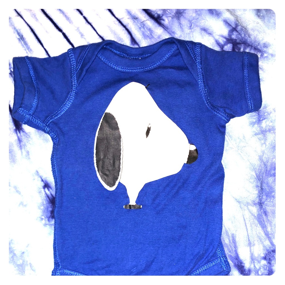 Newborn Onesie w/ Snoopy  UNIQUE